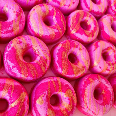 Fluffy Pink Candy - Donut Bath Bomb - Maple & Wattle